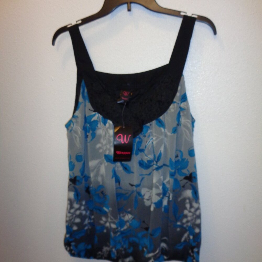 Wrapper Junior's Tank Top Size XL NWT
